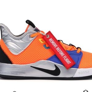 Nike PG 3 NASA - WORN ONCE. Men’s size 5.5 Women’s size 7